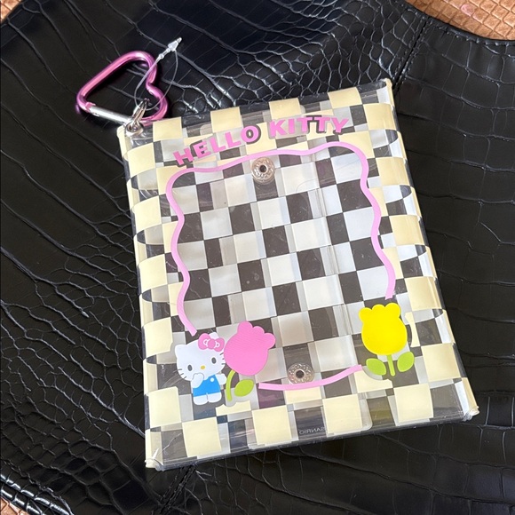 Hello Kitty Accessory Set - Picture 2 of 3